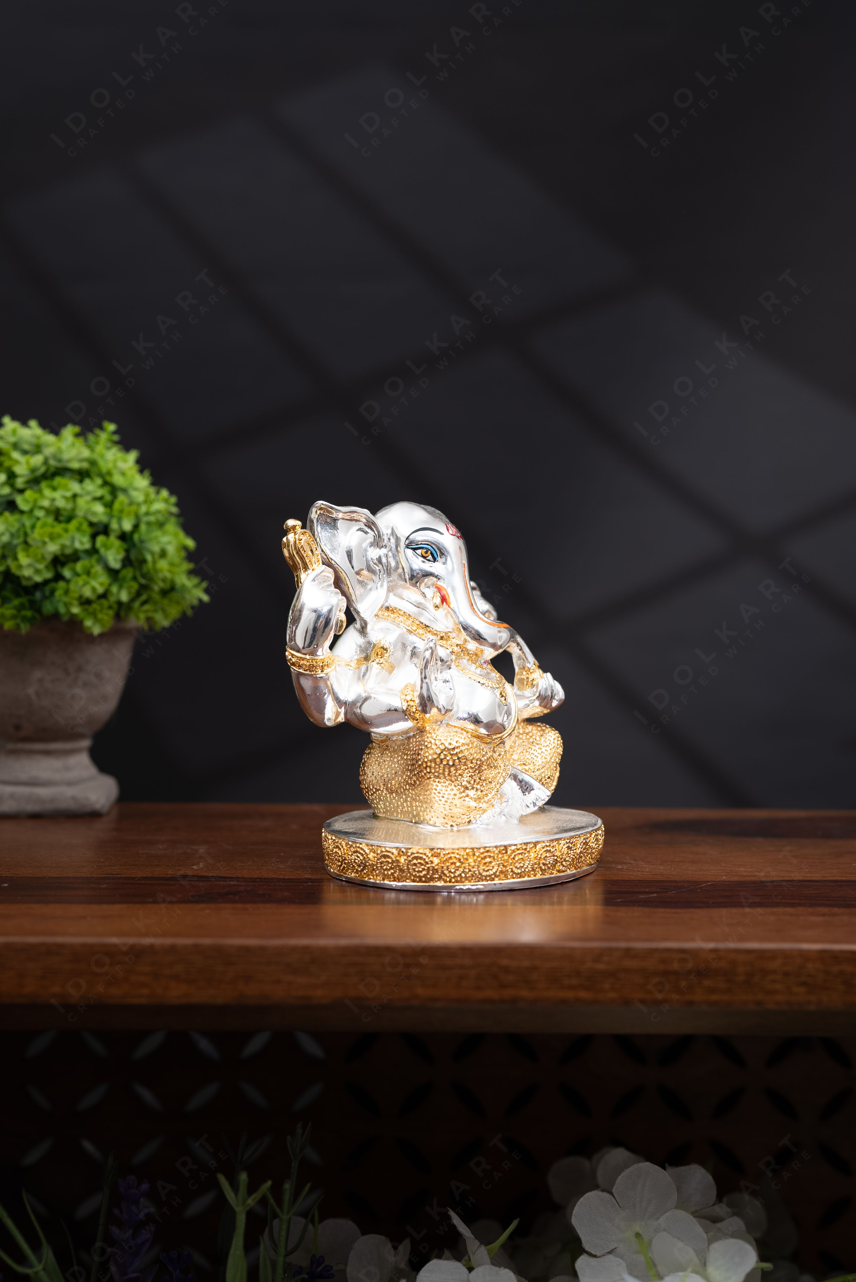 Buddhividhata Gold & Silver Ganesha idol