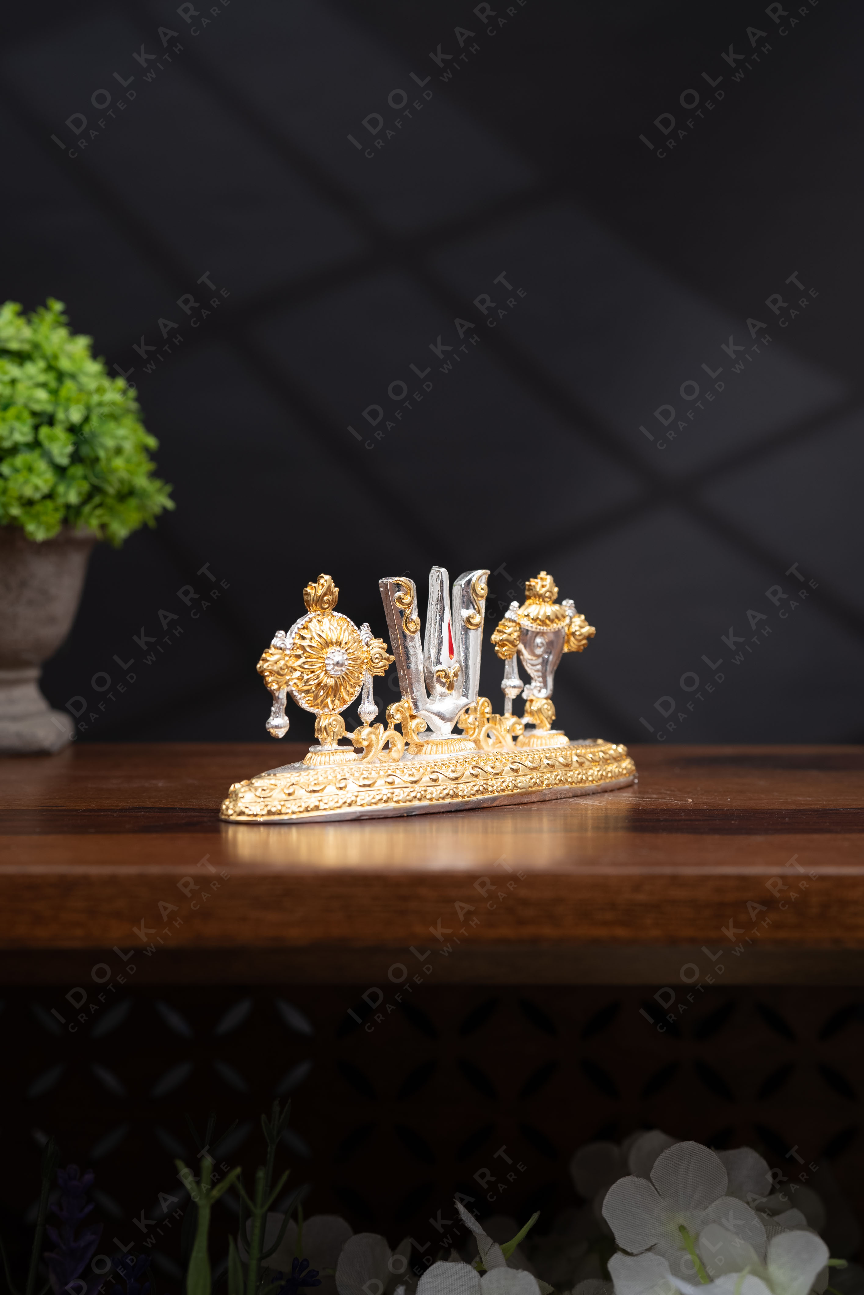 Shank, Ckakra and Tilak Balaji | H: 1.5 inch | Idolkart