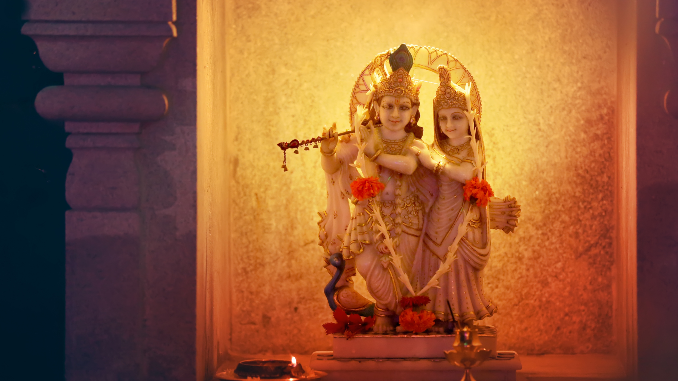 5+ Benefits of Having a Radha Krishna Statue in Your House