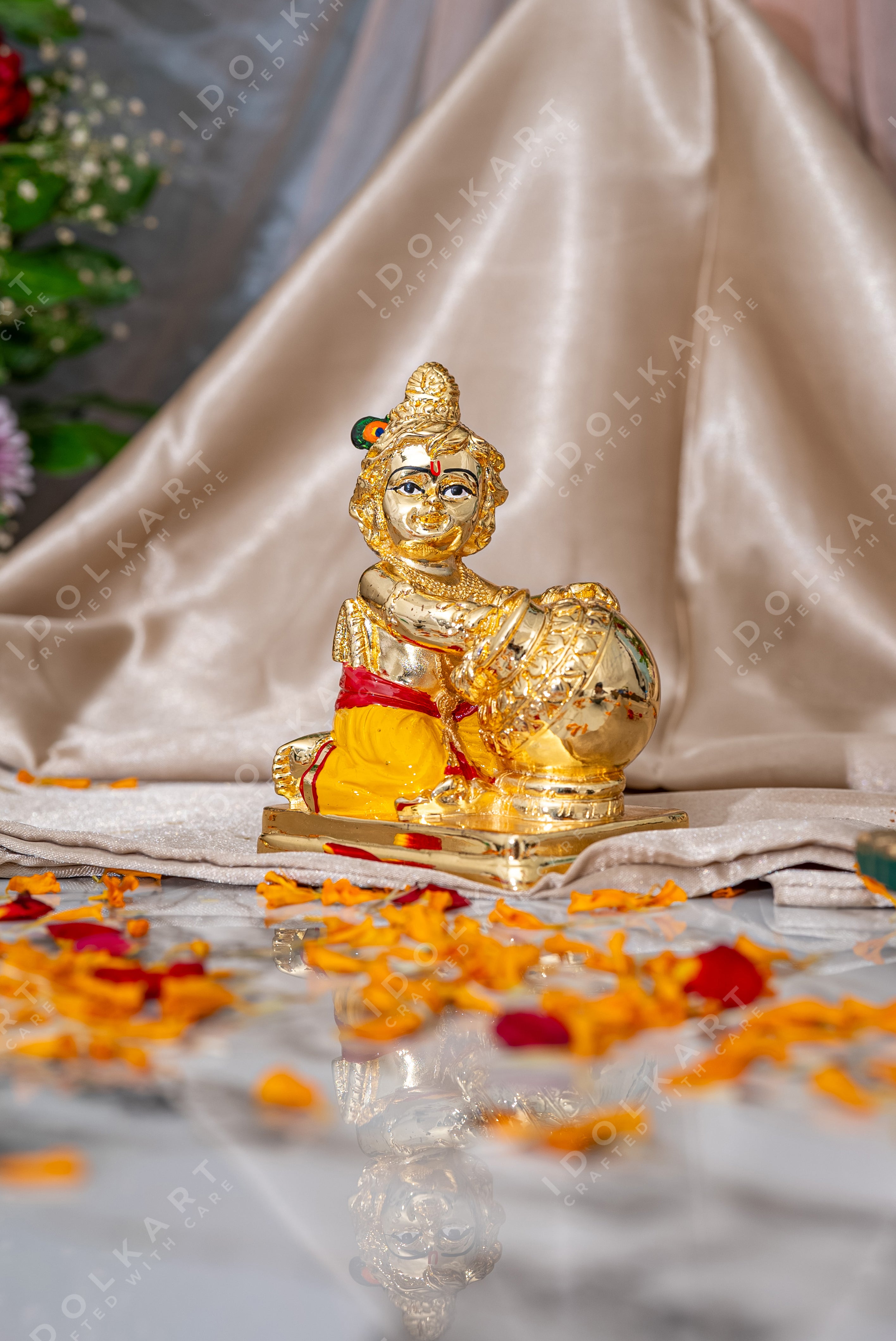 Makhanchor Krishna Idol Gold 