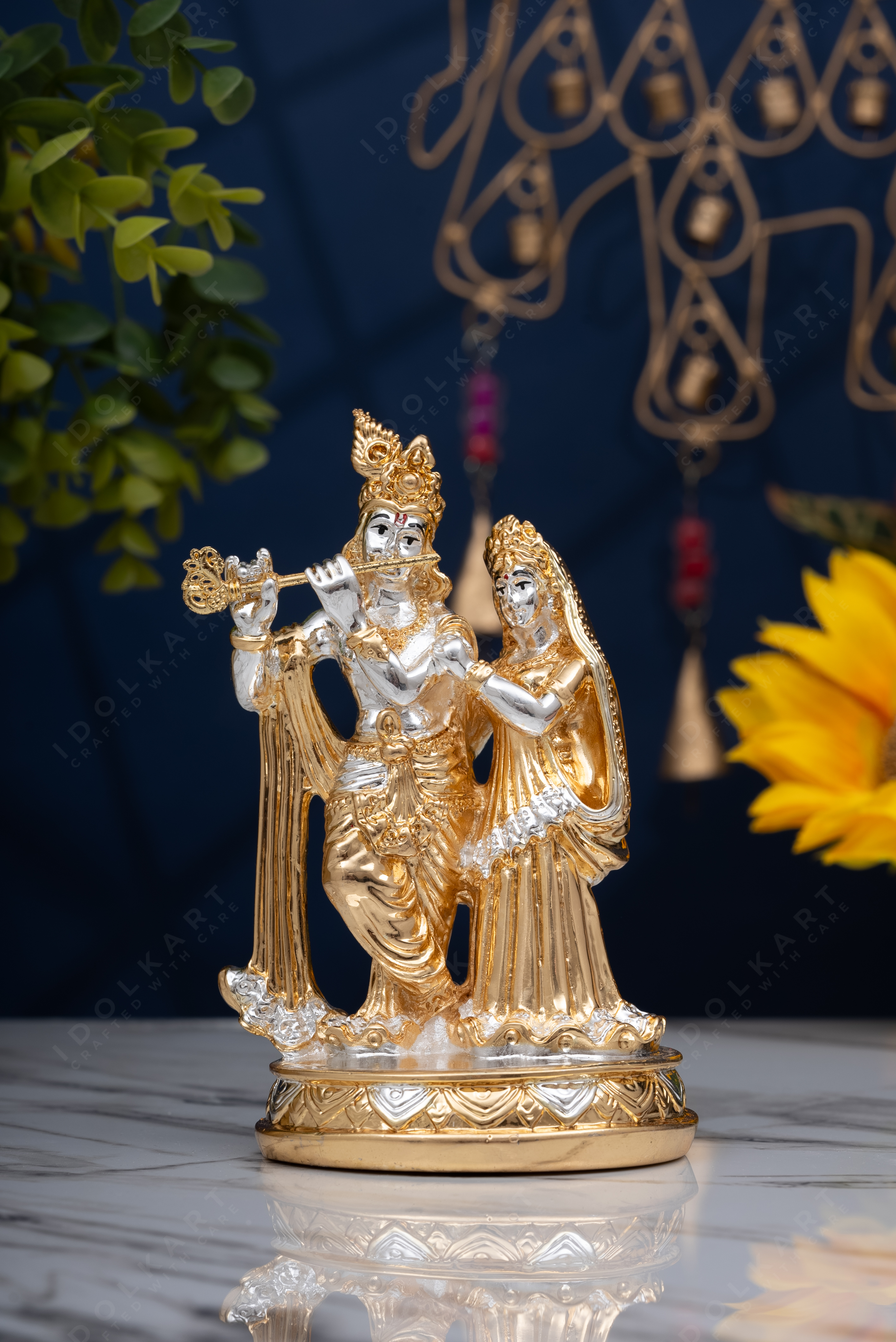 Amazon.com: AONA Brass Lord Radha Krishna Idol Figurine Decorative  Sculpture with Beautifully Designed Stone Work Radha Krishna Murti for Home  Office Temple Best Gift Showpiece Multicolour Height 8.5 Inches : Home &